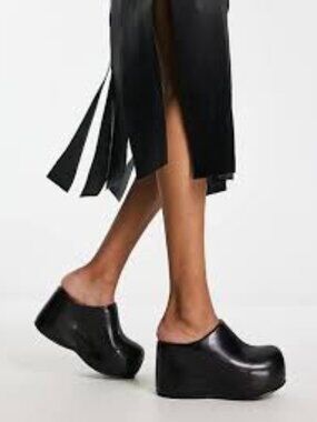 Jeffrey Campbell Women’s Cloggin Platform Wedge Clogs – Black – Size 6.5